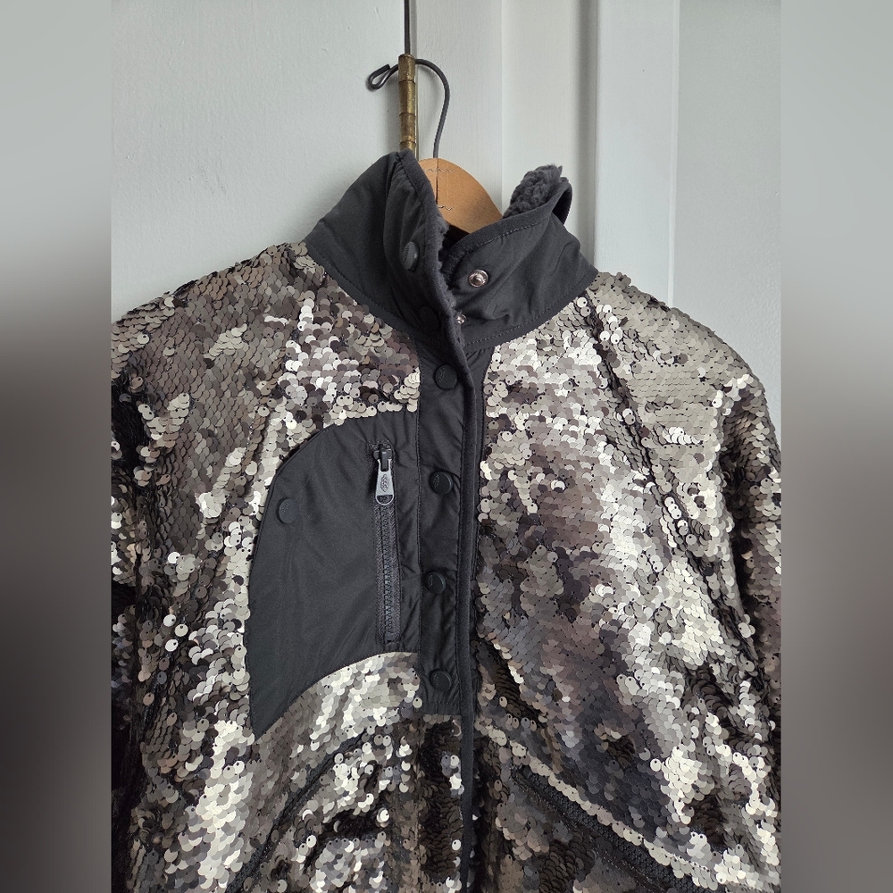 Free People Movement Hit The Slopes Silver Metallic Sequin Shiny Jacket Size XS - Picture 4 of 7